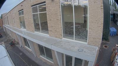 09:00