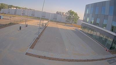 08:00