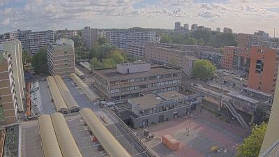 09:00