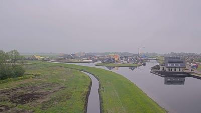 09:00