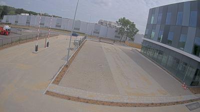 09:00
