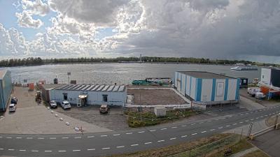 16:15