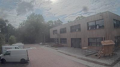 09:00