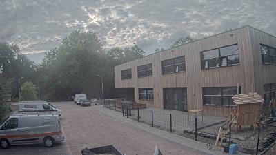08:00