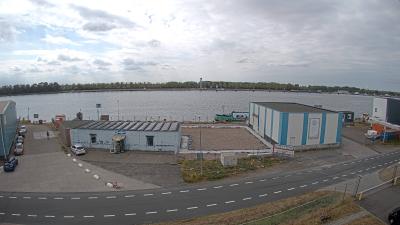 15:00