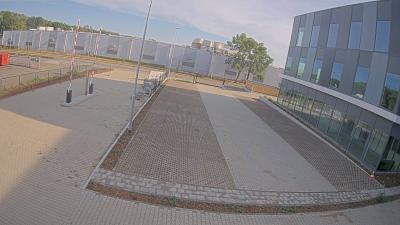 09:00