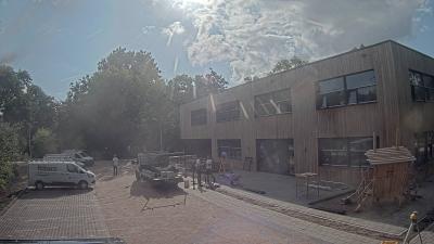 09:00