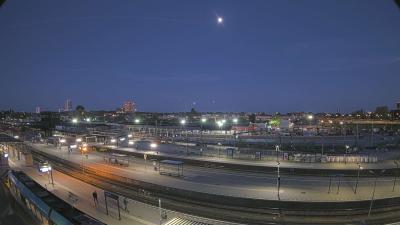 22:00