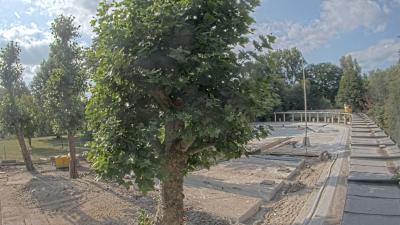 18:00