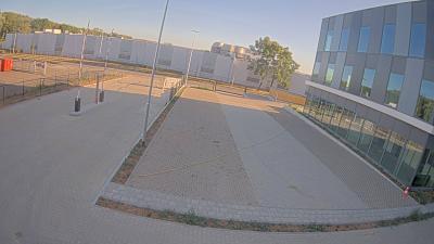 08:00