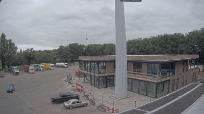 09:00