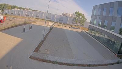 09:00