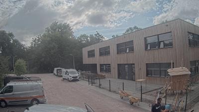 09:15