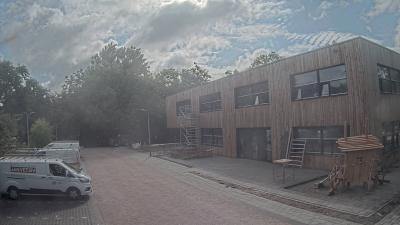 09:15