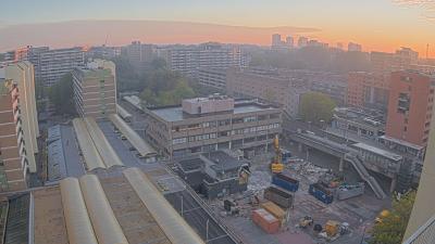 08:00
