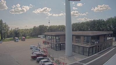 15:45