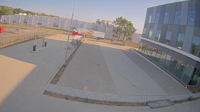 09:00