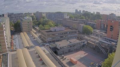 09:15