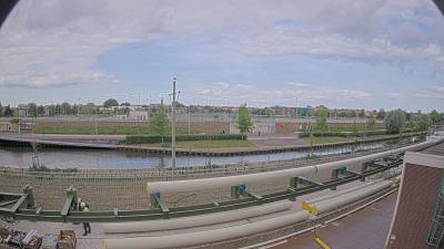 09:15