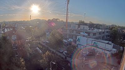 09:00
