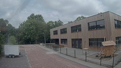 15:45