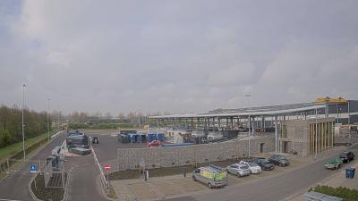 09:00