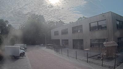 09:00