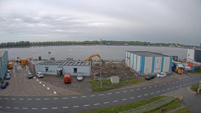 09:15