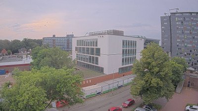 09:00