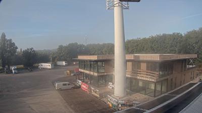 09:00