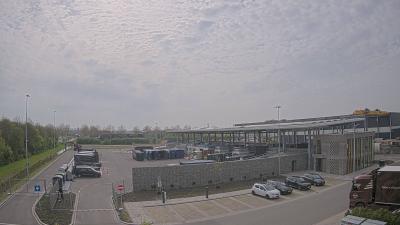 15:45