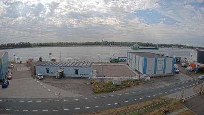 16:15