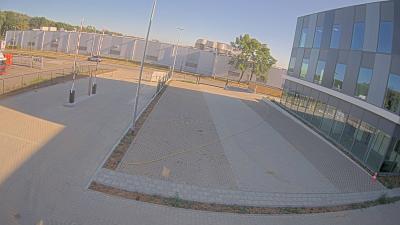 09:00