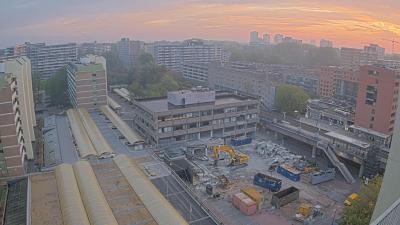 08:00
