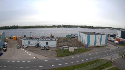 09:00