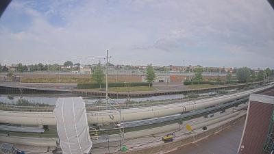 09:15
