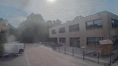 09:00