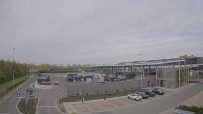 09:00