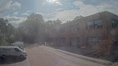 09:00