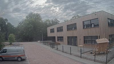 09:15