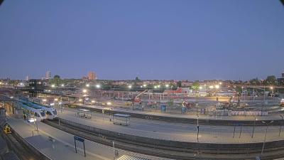 22:00
