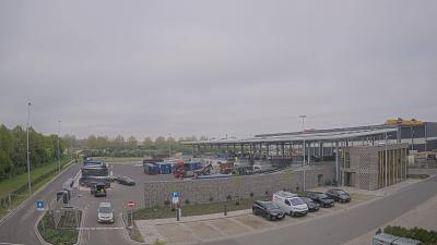 09:00