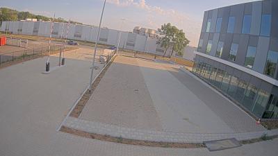 08:00