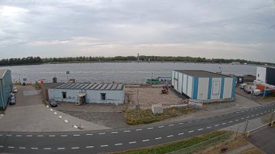 15:45