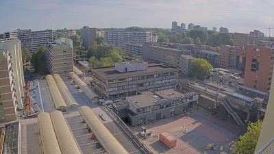 09:15
